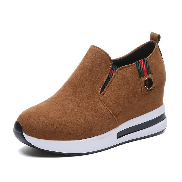 Women's wedge sneakers with a modern slip-on design and comfortable sole, size S