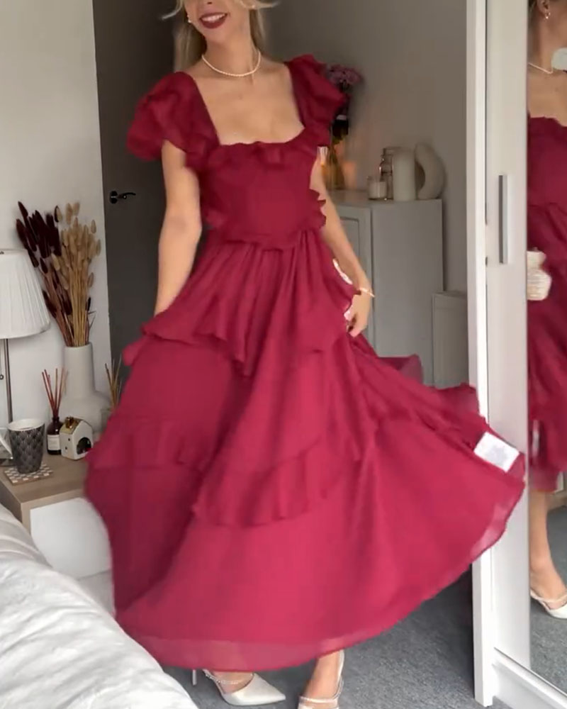 Backless dress with a square neckline