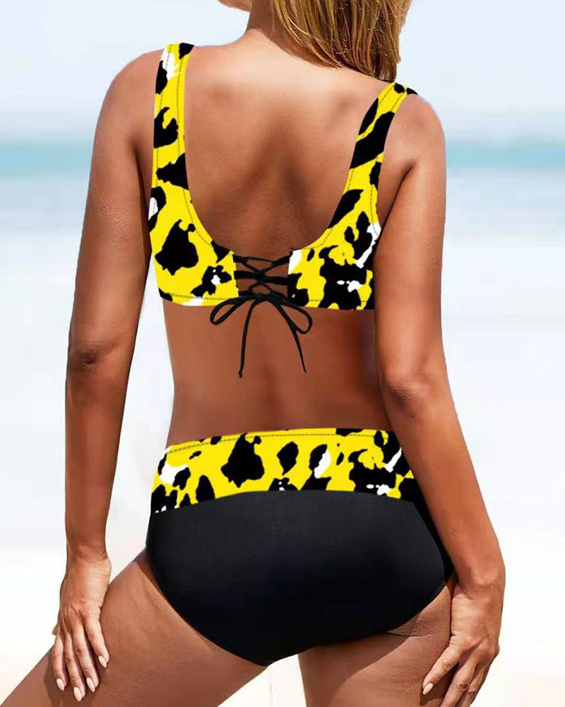 Valenzora | Bikini mit buntem Badeanzug