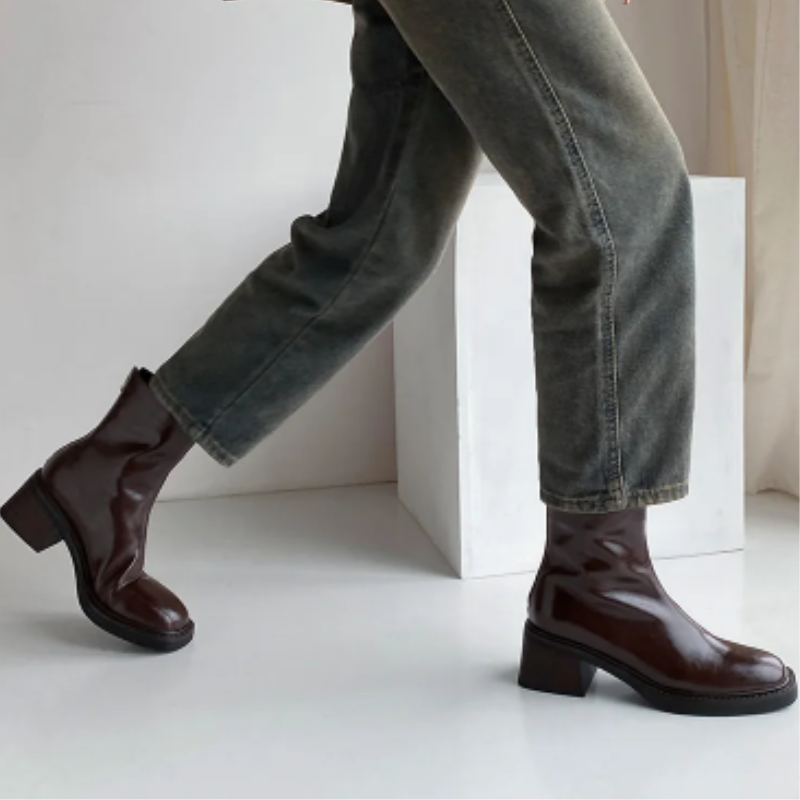 Valenzora | Stylish leather ankle boots with block heels for women