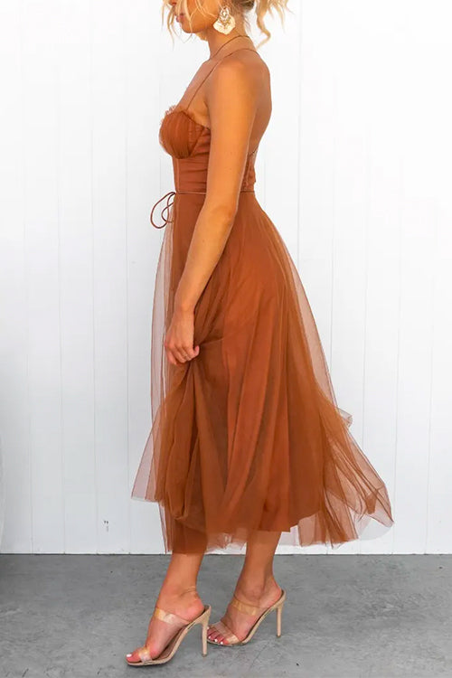 Valenzora | Rosiedress Tüll-Maxikleid mit schwingendem Rock und offener Rückenpartie