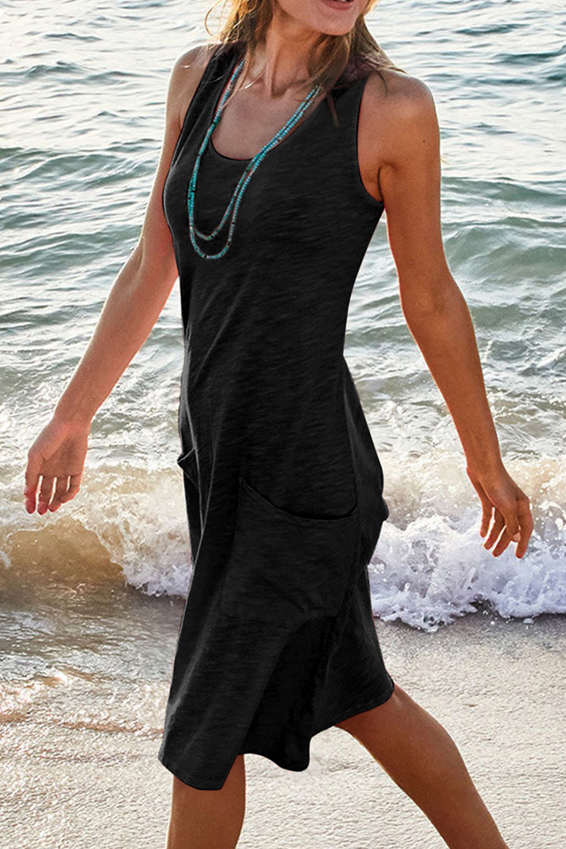 Valenzora | Stylish sleeveless knee-length dress with pockets