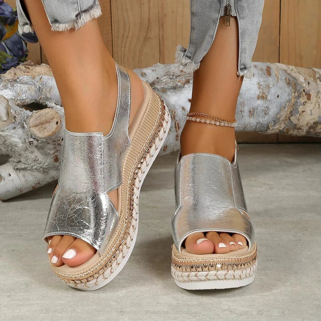 Valenzora | shiny sandals