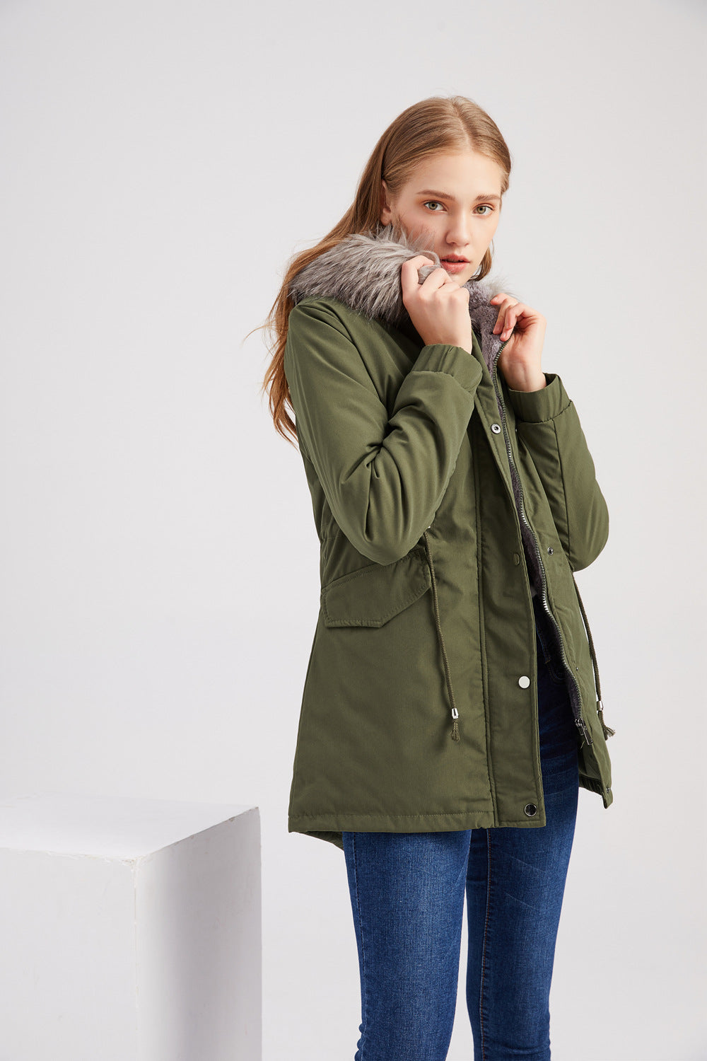 Valenzora | Women's parka with hood and modern design