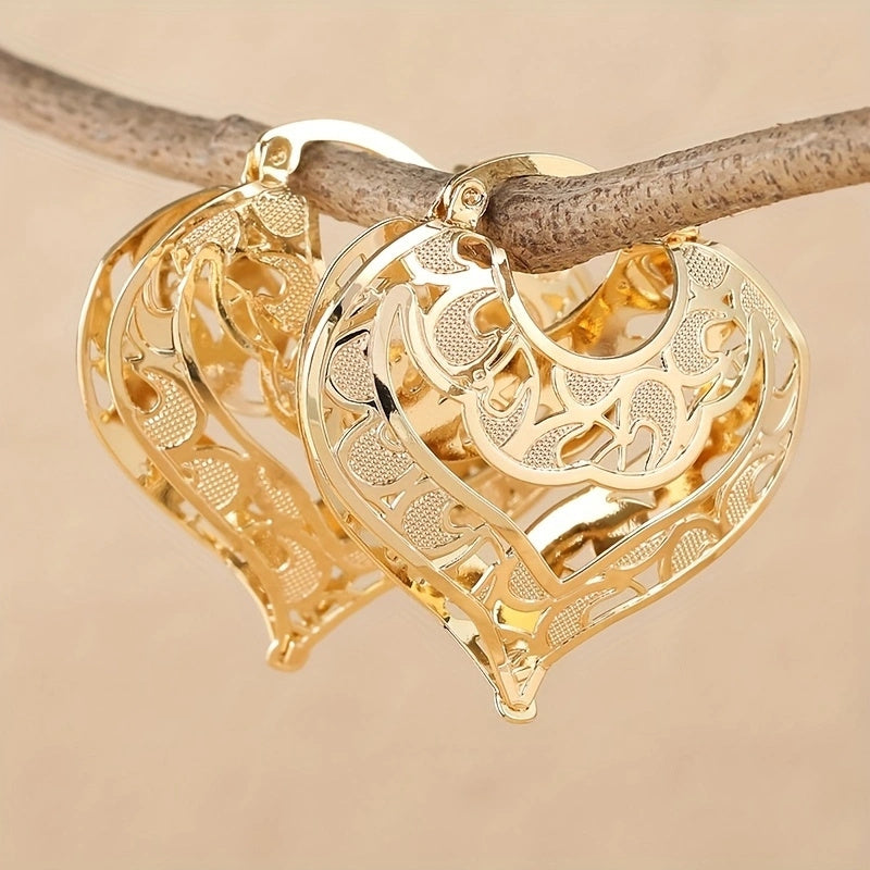 Valenzora | 14kt Gold Romantic Heart Shaped Hoop Earrings