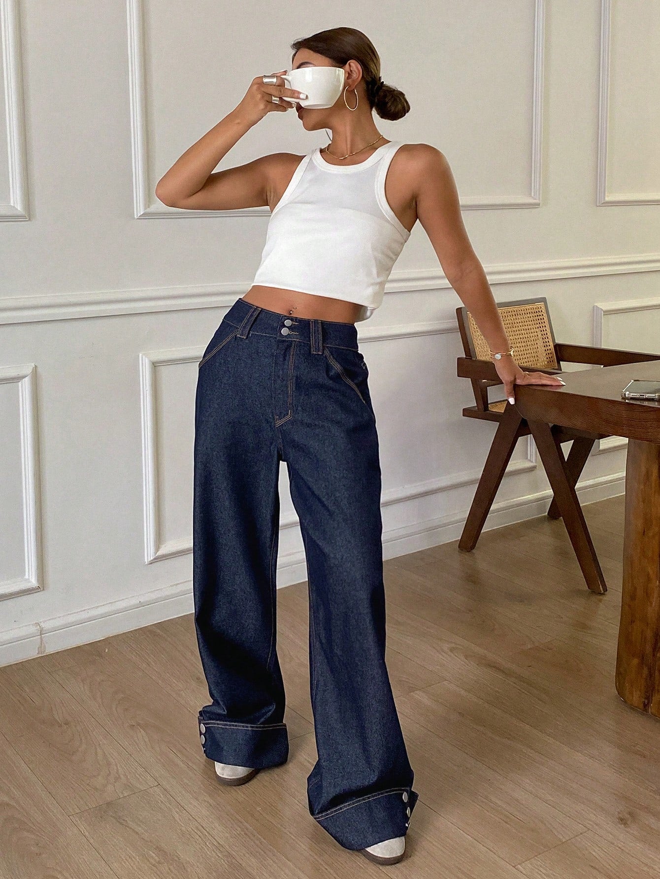 Valenzora | Vintage-style wide-leg jeans with button cuffs