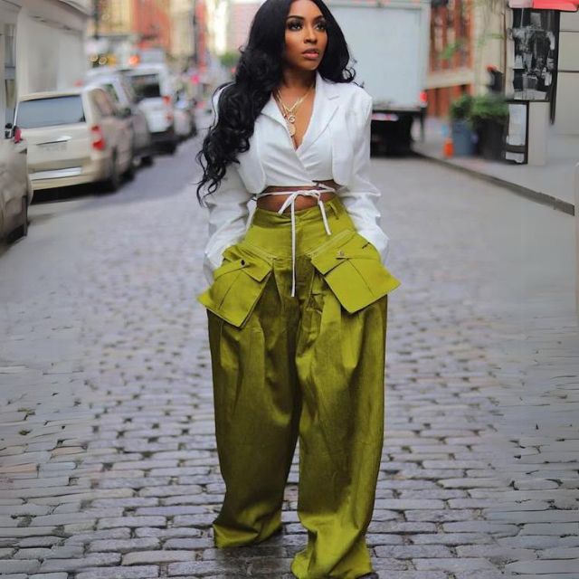 Valenzora | High-waisted cargo pants with belt detail
