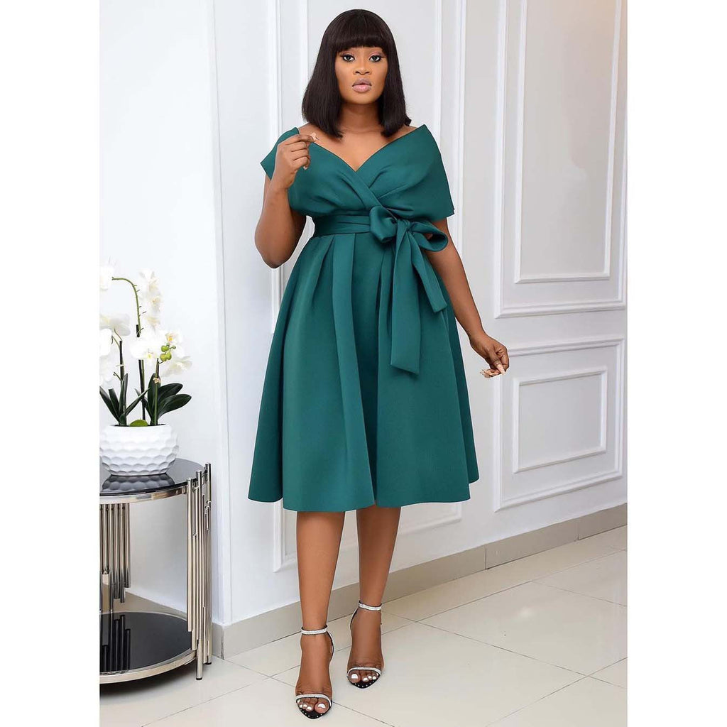 Valenzora | Elegant V-neck evening dress, slim fit