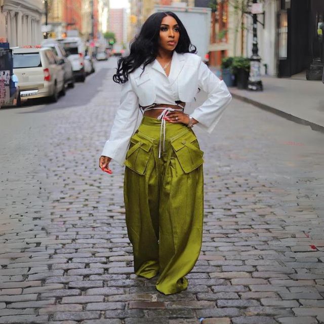 Valenzora | High-waisted cargo pants with belt detail