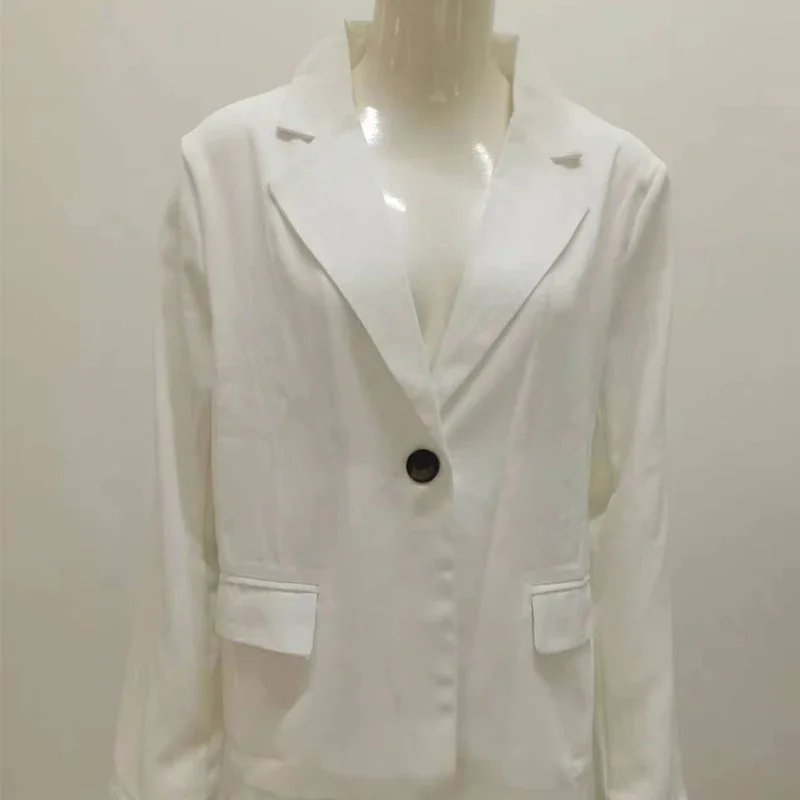 Valenzora | Long women's blazer with flap pockets and tailored cut