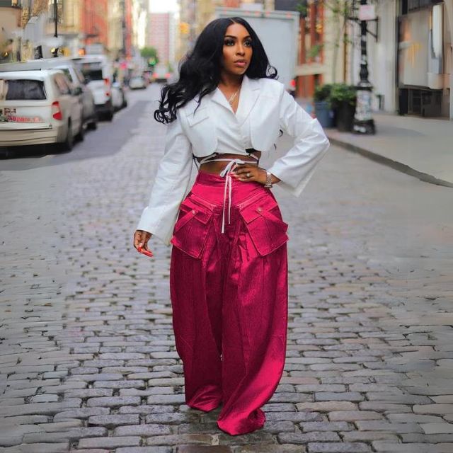 Valenzora | High-waisted cargo pants with belt detail