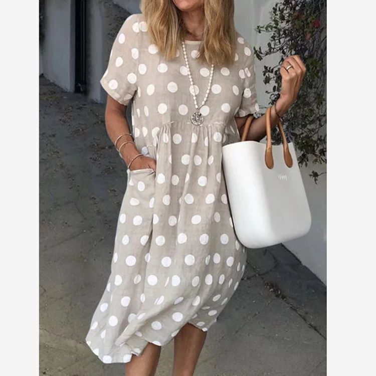 Women's loose-fitting summer dress in a casual style with practical pockets, size [size missing]