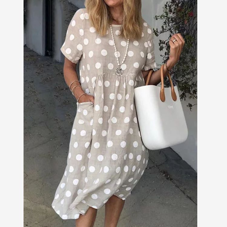 Women's loose-fitting summer dress in a casual style with practical pockets, size [size missing]