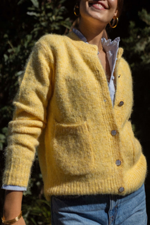 Valenzora | Rundhals-Strickjacke in entspannter Passform