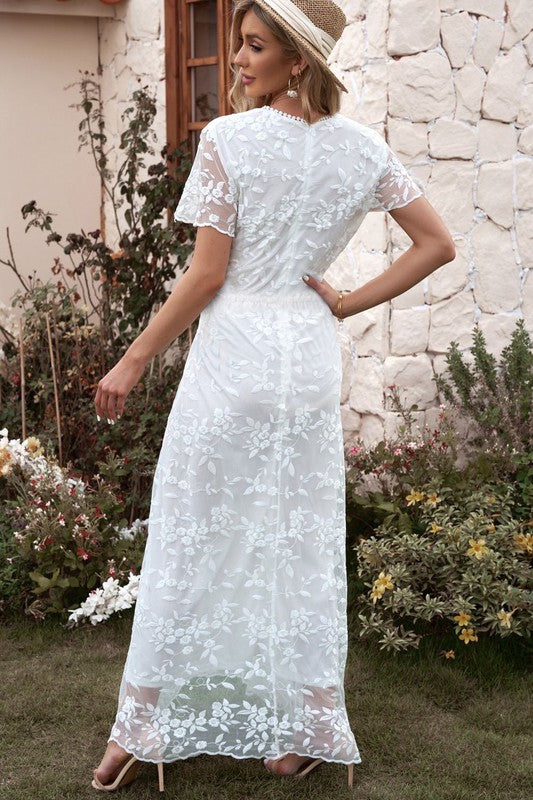 Valenzora | Lace maxi dress
