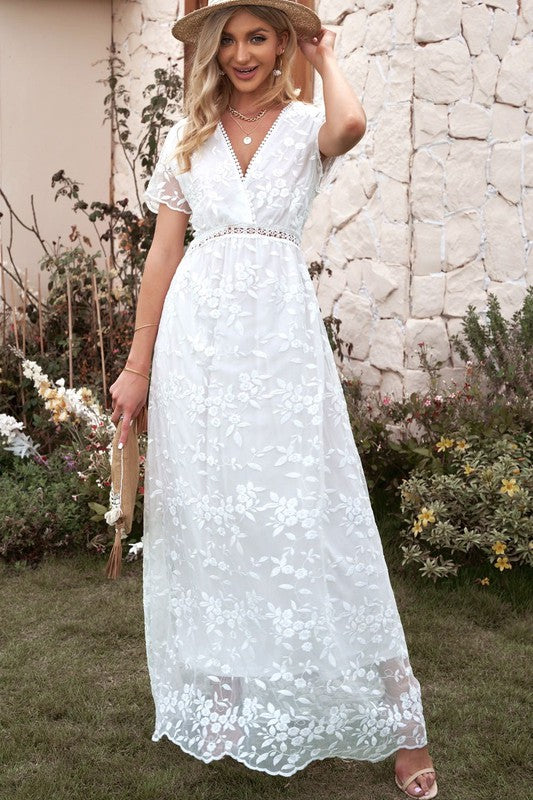 Valenzora | Lace maxi dress