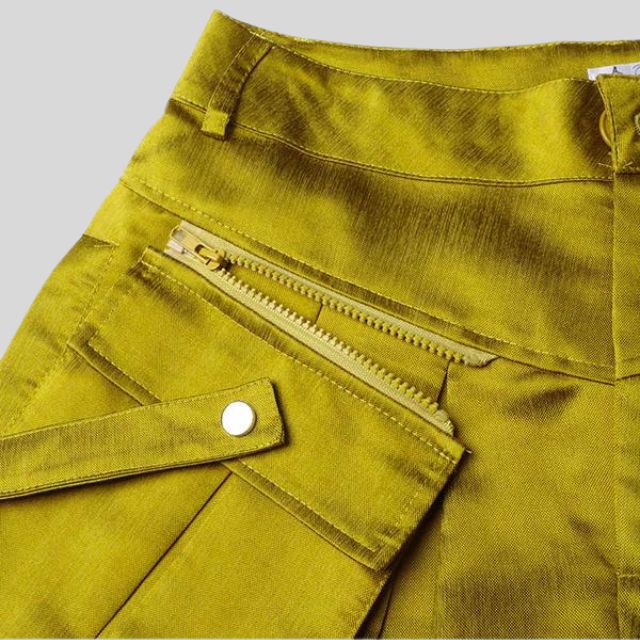 Valenzora | High-waisted cargo pants with belt detail