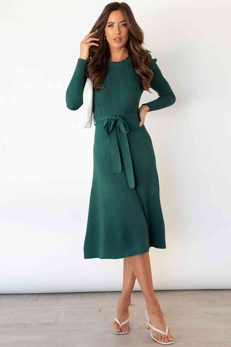 Valenzora | Rundhals-Langarm-Kleid mit Knotendetail an der Taille