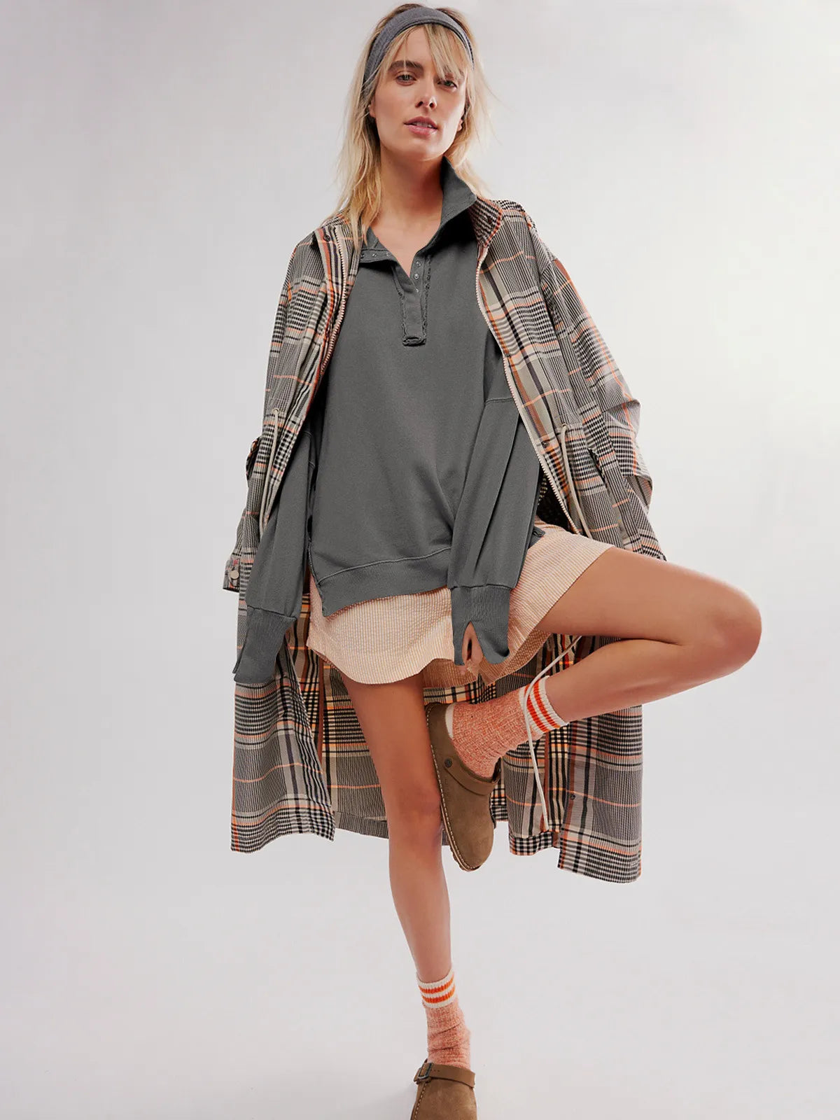 Valenzora - Casual sweatshirt with buttons and lamp sleeves
