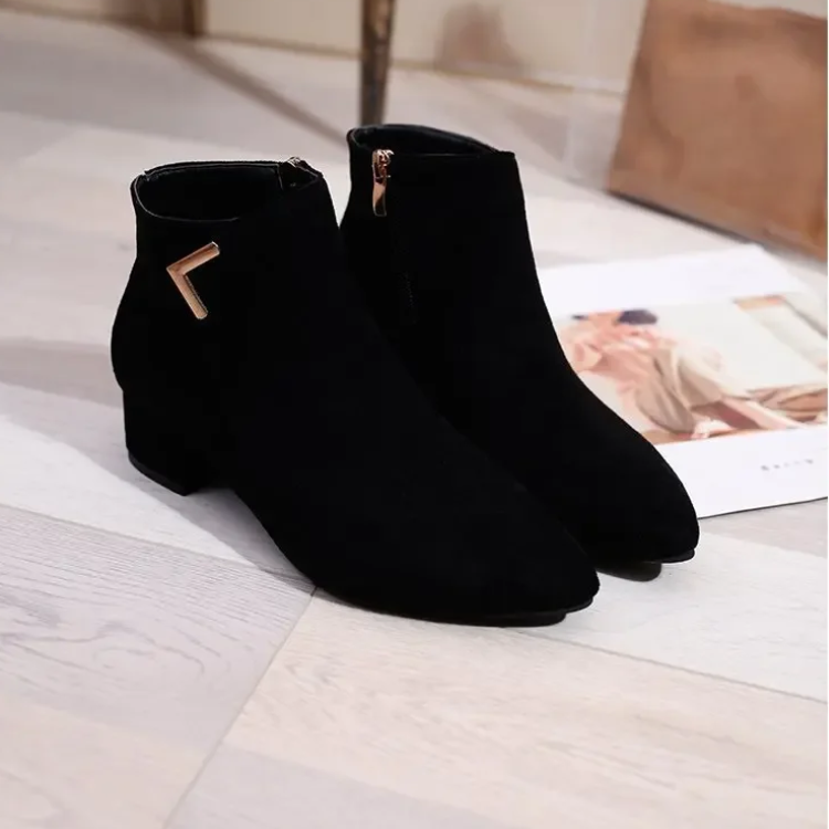 Valenzora | Ankle boots with pointed toe and side zipper, women's ankle boots