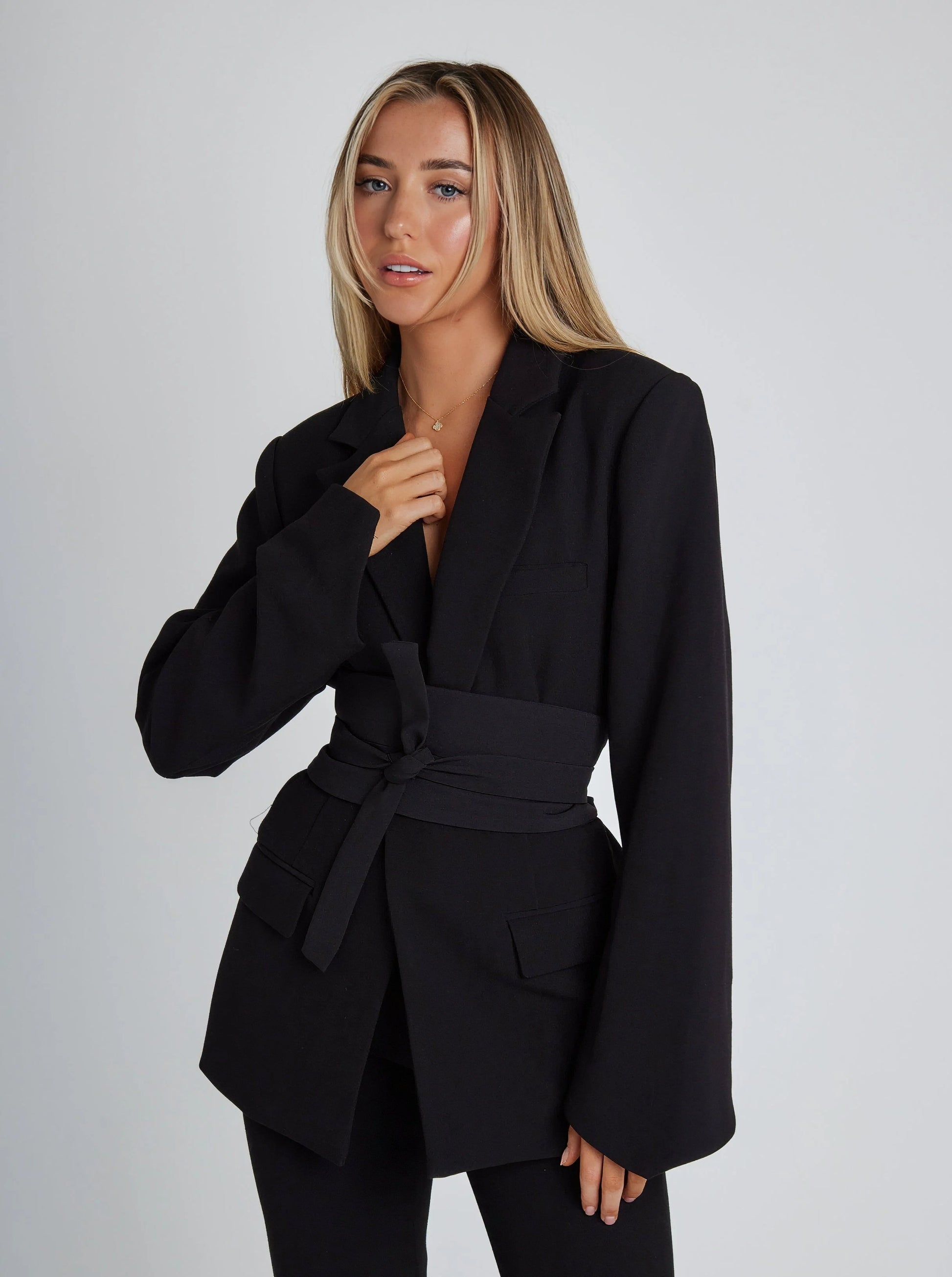Valenzora | Luxury Blazer with Belt