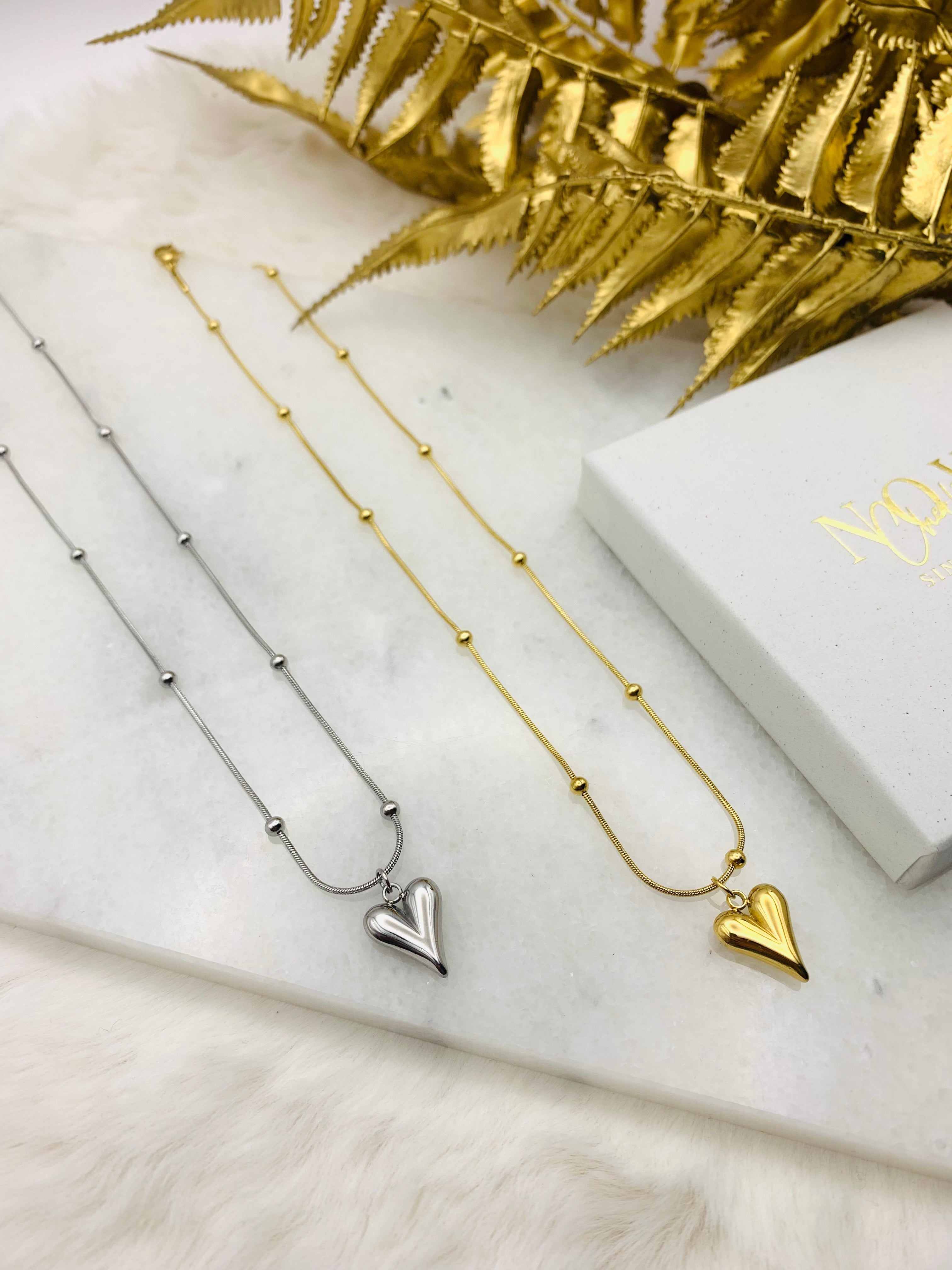 Valenzora | Elegant heart pendant necklaces