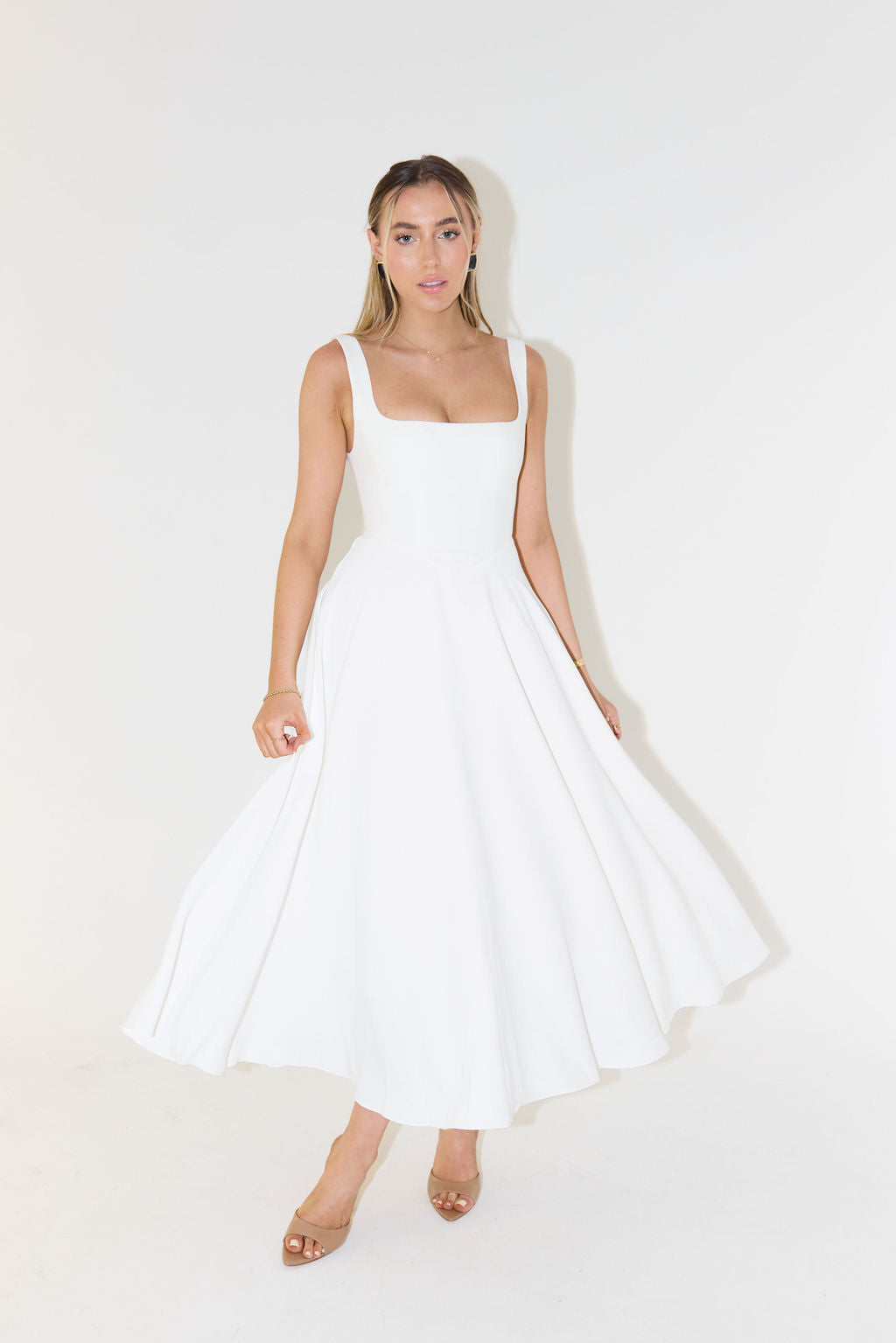 Valenzora | Midi dress with square neckline