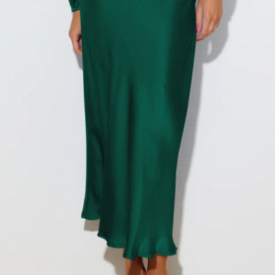 Valenzora | Dress with long sleeves and an elegant neck detail