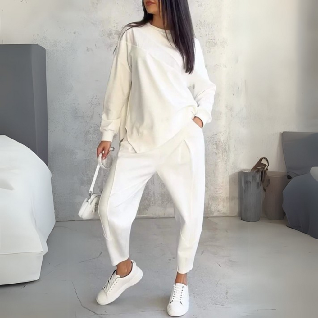 Valenzora | Leisure suit for comfort and style