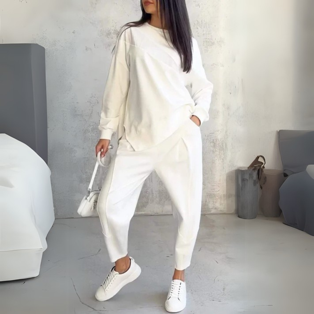 Valenzora | Leisure suit for comfort and style
