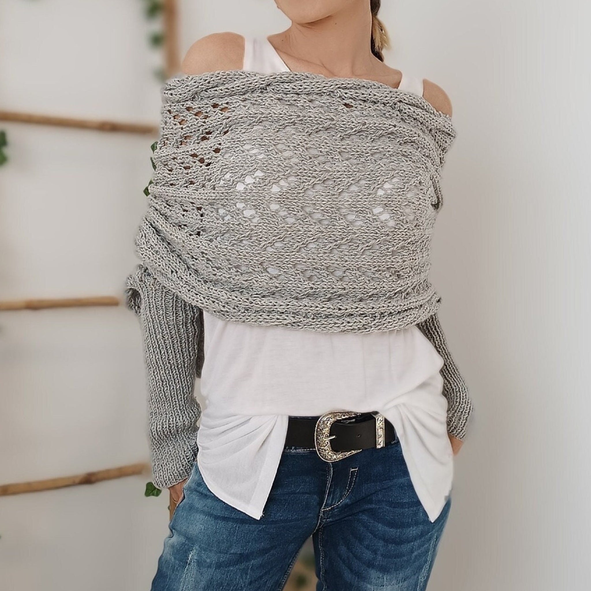 Valenzora | Versatile scarf with sleeves and braided pattern