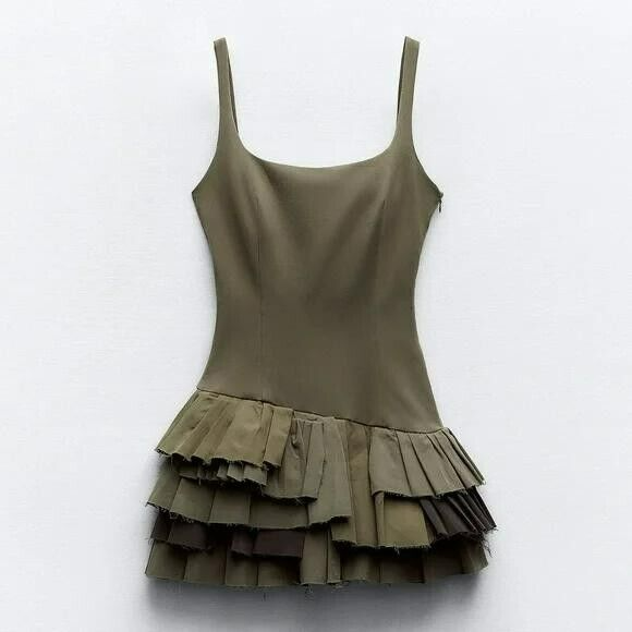 Elegant pleated short jumpsuit