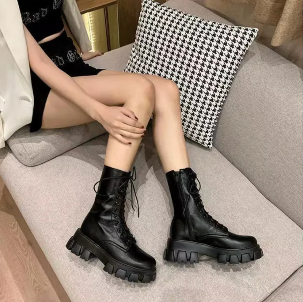 Valenzora | Ankle boots with laces