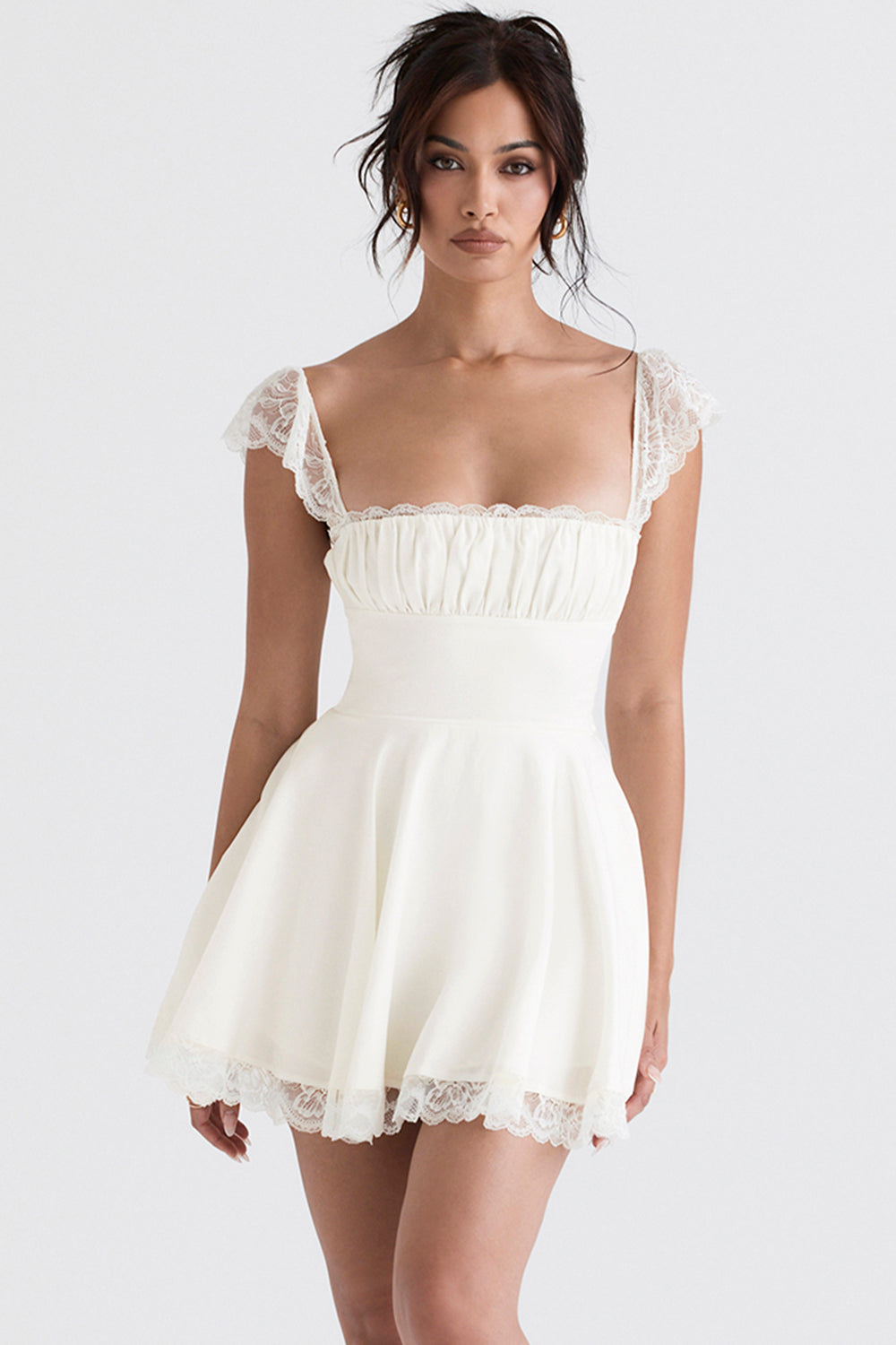 Valenzora | Dress with square neckline and lace sleeves