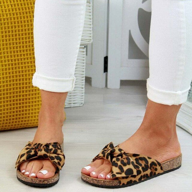 Valenzora | Stylish orthopedic sandals with supportive, non-slip sole