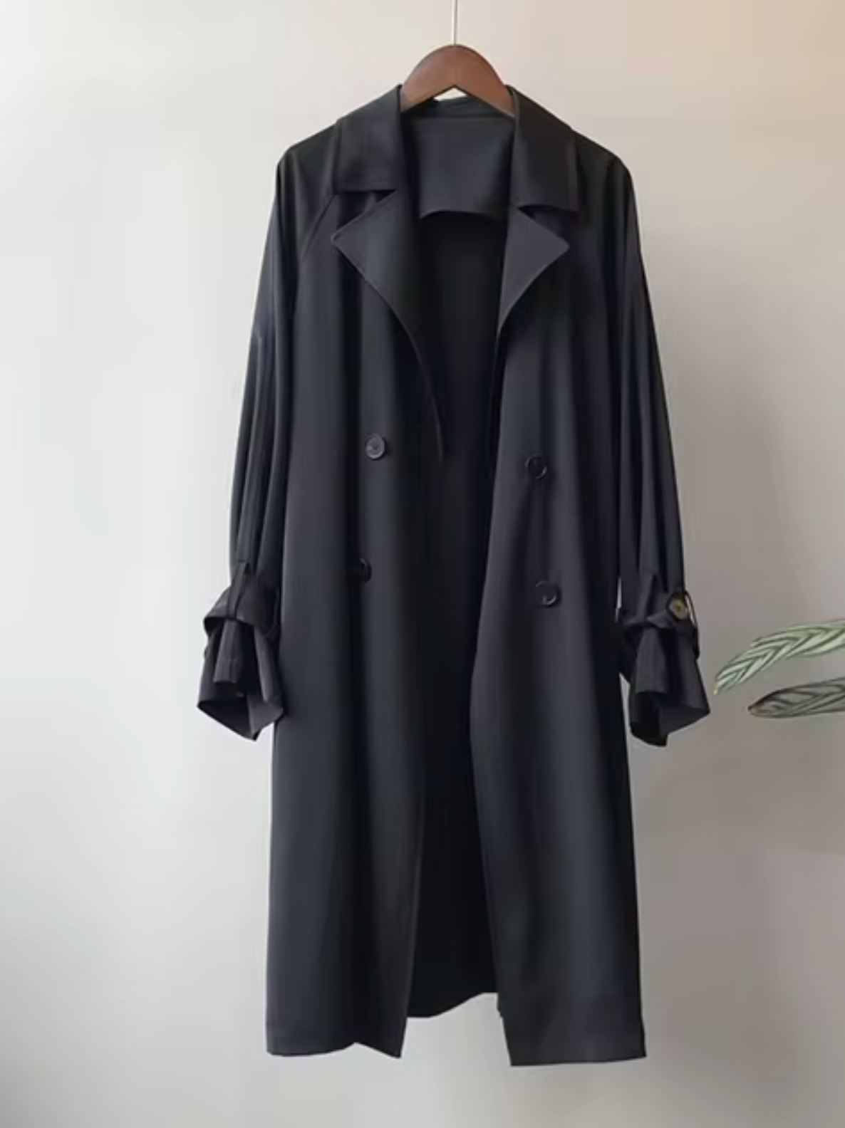 Valenzora | Long trench coat with lapel collar, buttons and long sleeves