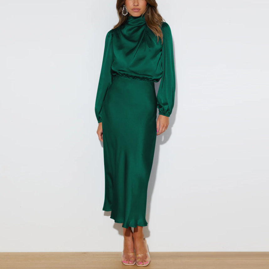 Valenzora | Dress with long sleeves and an elegant neck detail