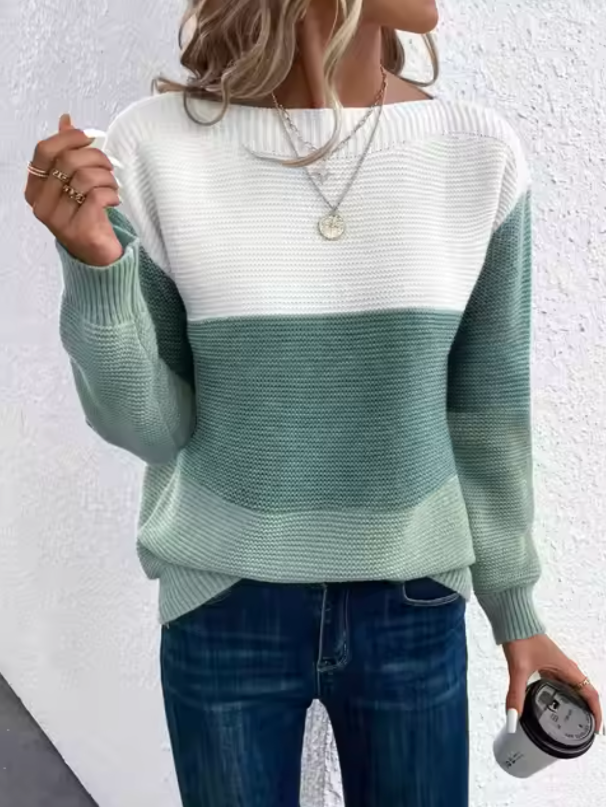 – Elegant three-color sweater