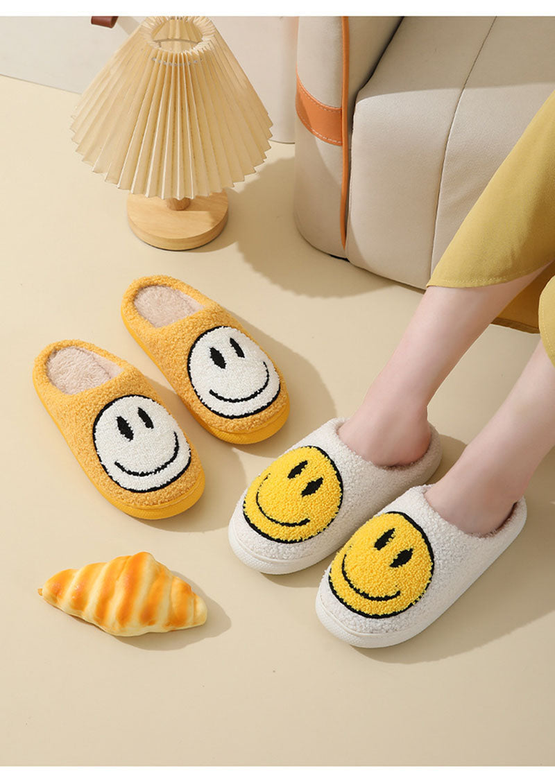 Valenzora Large Smiley Pattern Fur Slippers