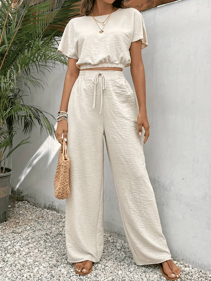 Valenzora | Schickes bauchfreies T-Shirt und Hose mit hohem Bund