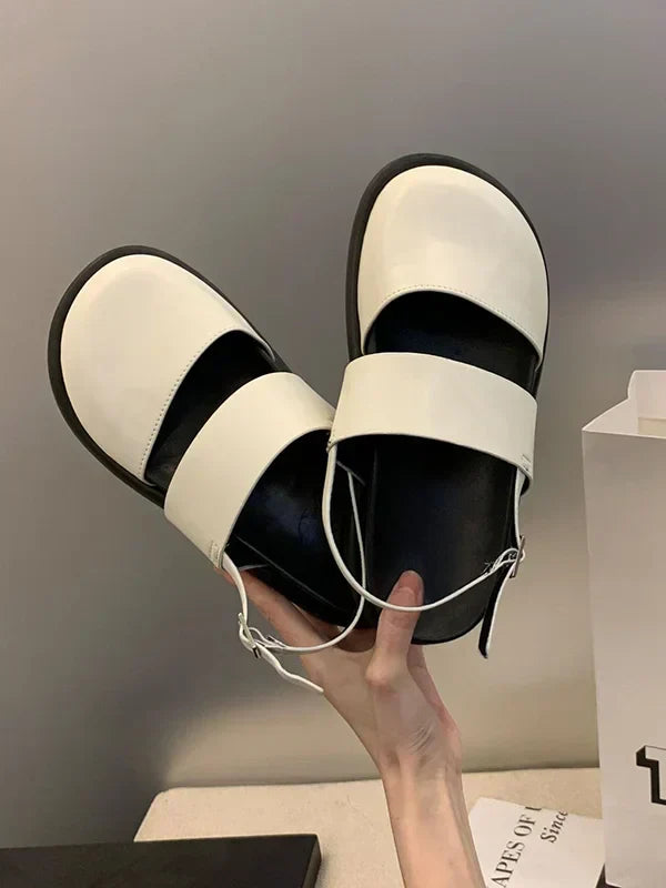 Sandalen mit geteilter Zehe