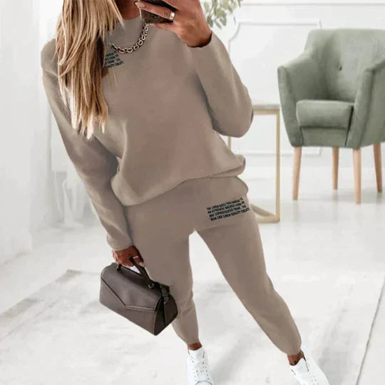 Valenzora - The elegant, comfortable two-piece tracksuit