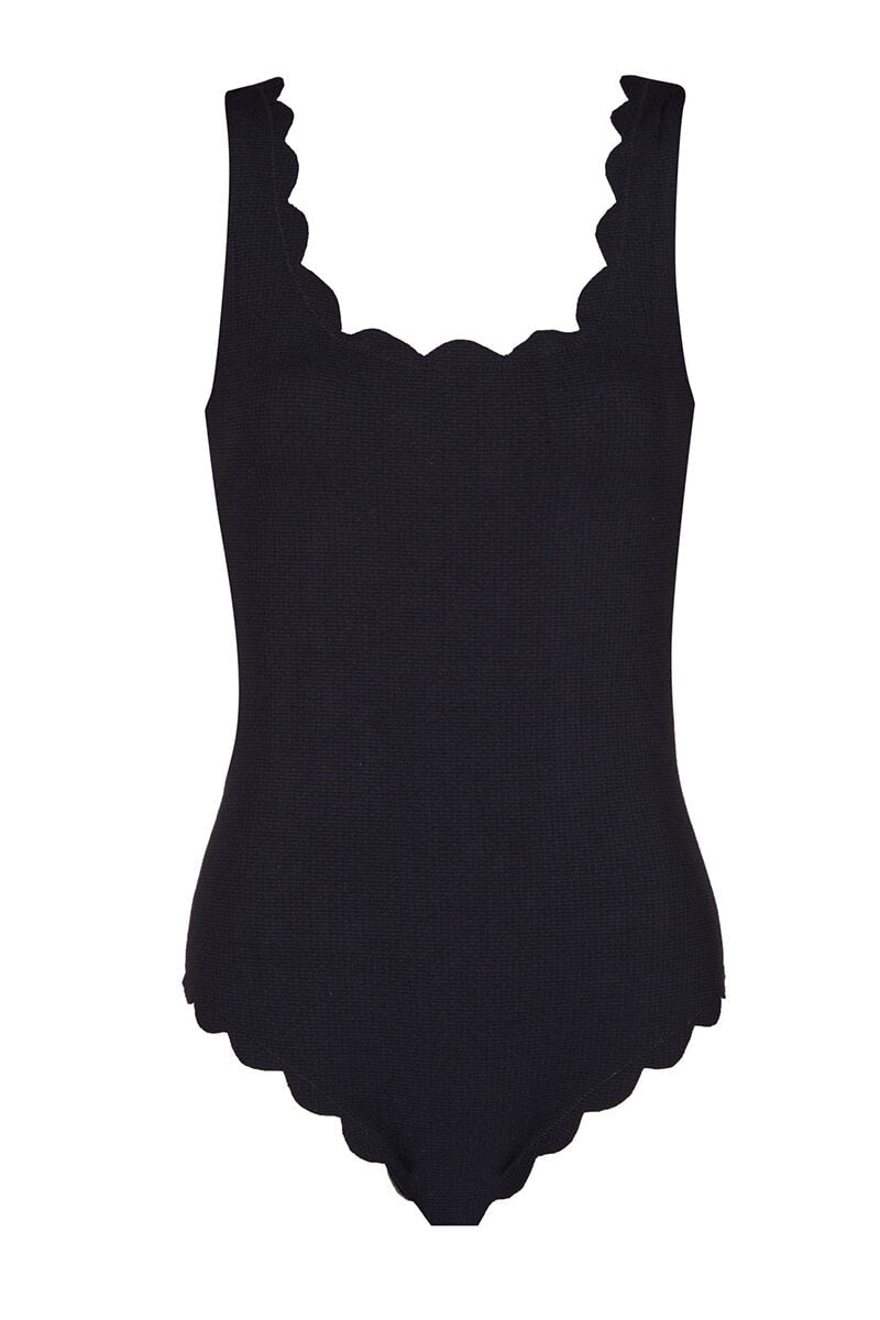 Valenzora with wavy edges and U-neck