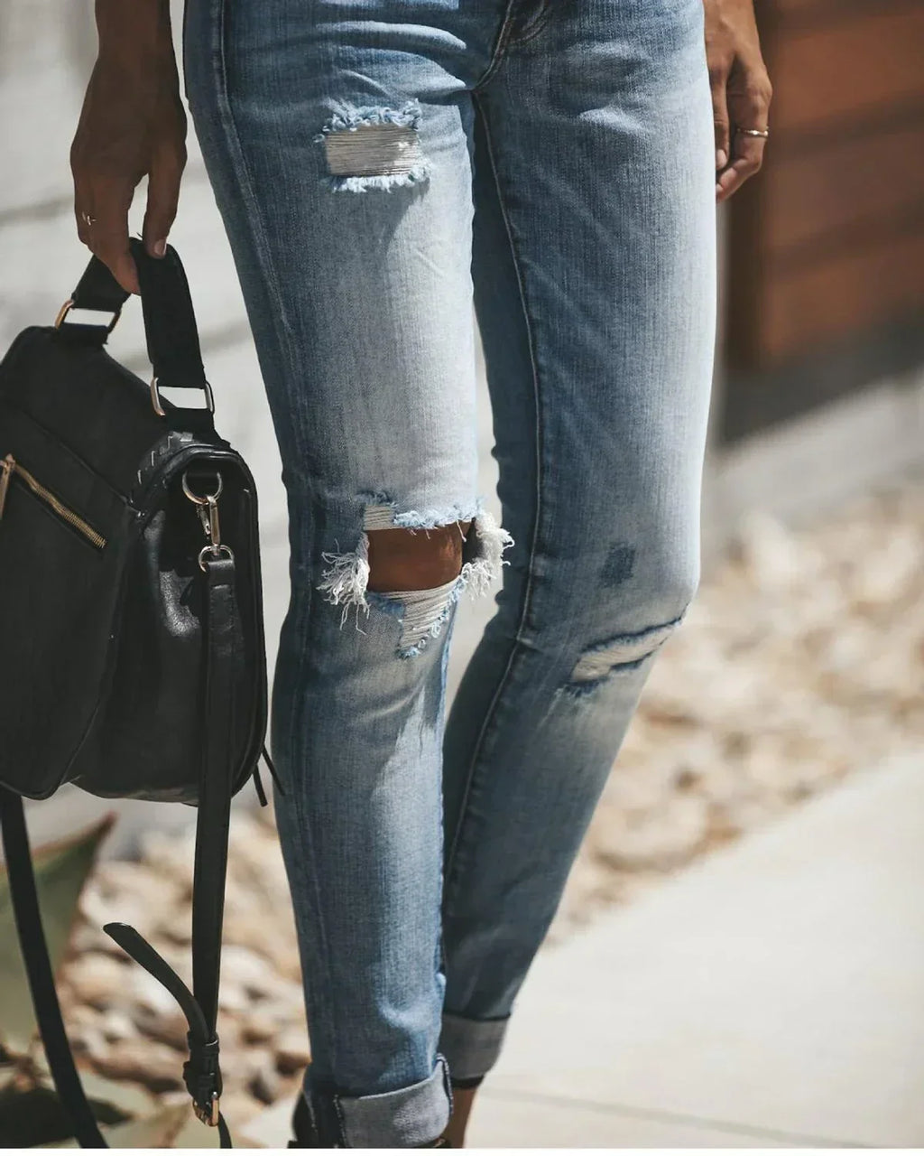 Valenzora - Hellblaue zerrissene Jeans
