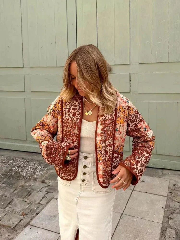 Valenzora – Bunte Steppjacke mit Blumenmuster