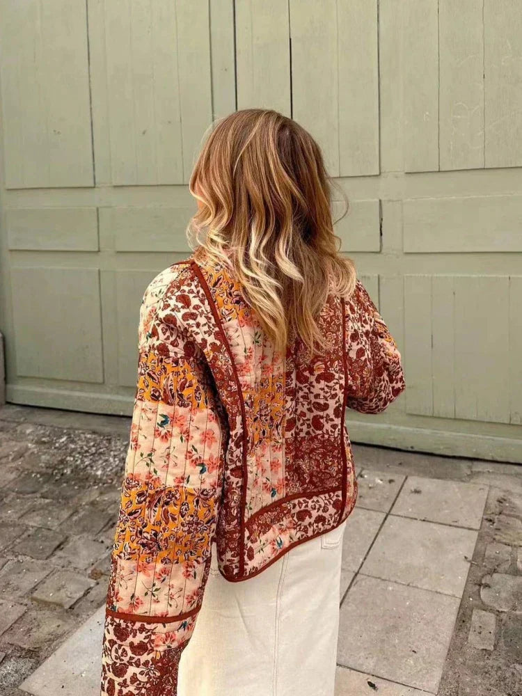 Valenzora – Bunte Steppjacke mit Blumenmuster