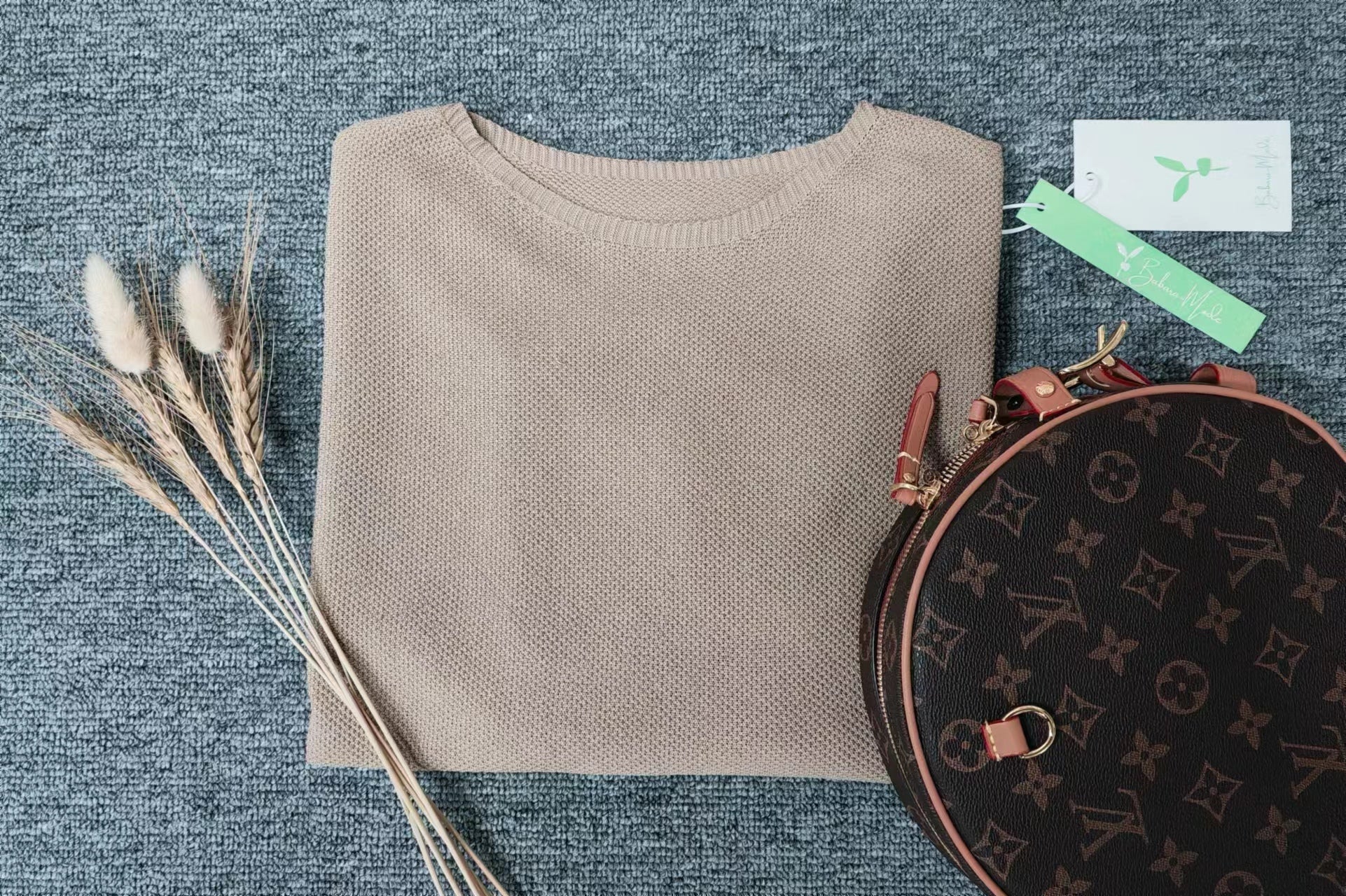 Valenzora - Gold-colored solid-color crew neck sweater