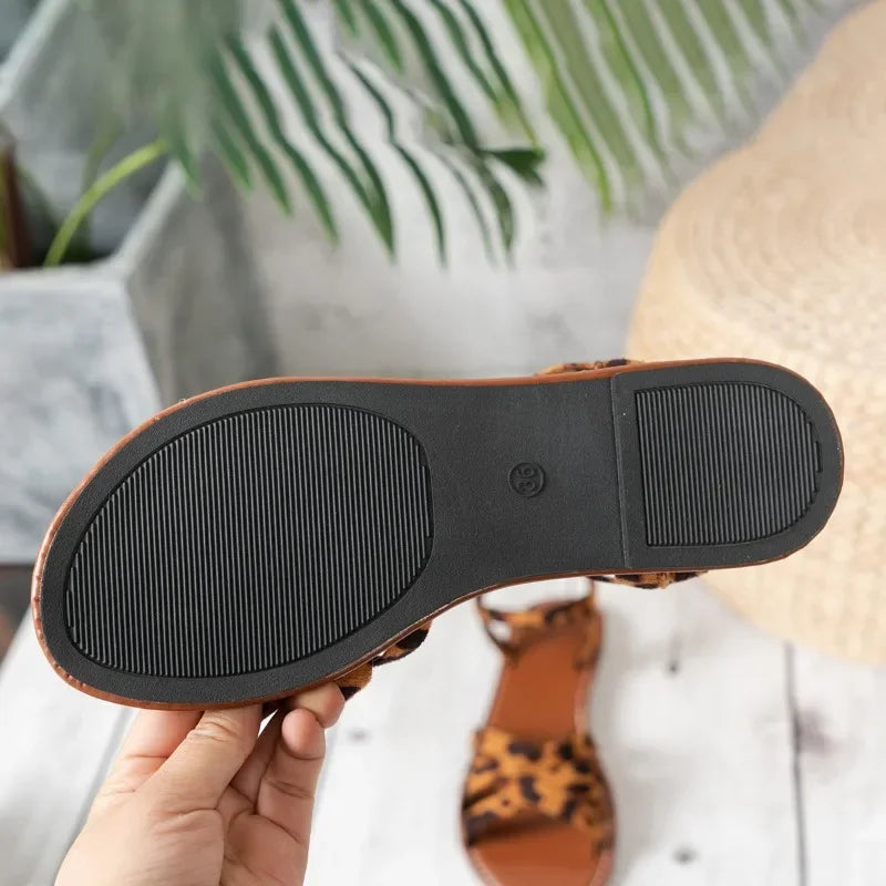 Valenzora | Printed flat sandals with effortless chic for women