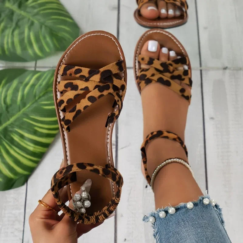 Valenzora | Printed flat sandals with effortless chic for women