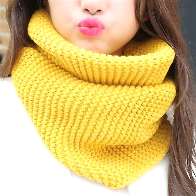 Valenzora | infinity scarf - warm women's winter accessory